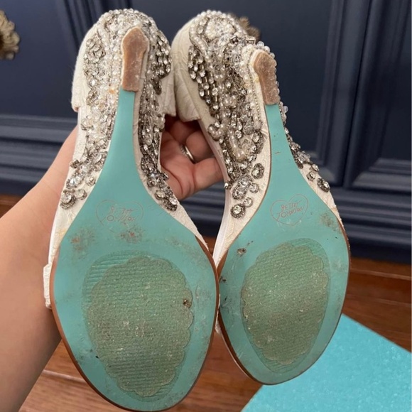 Blue by Betsey Johnson Lace & Crystal Wedge Heels - Women’s Size 8.5 - Picture 6 of 6